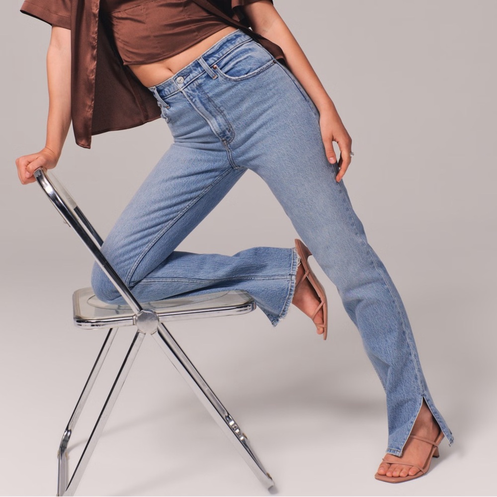 Abercrombie 90s Straight Ultra High Rise